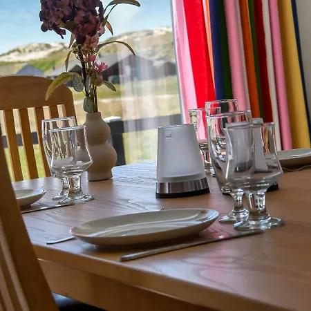 Nyt I Vrist Kun 50 M Fra Havet Sj7 Feriehus *